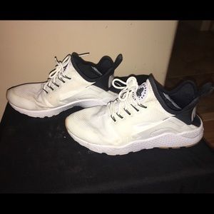 Nike Air Hurarache shoes